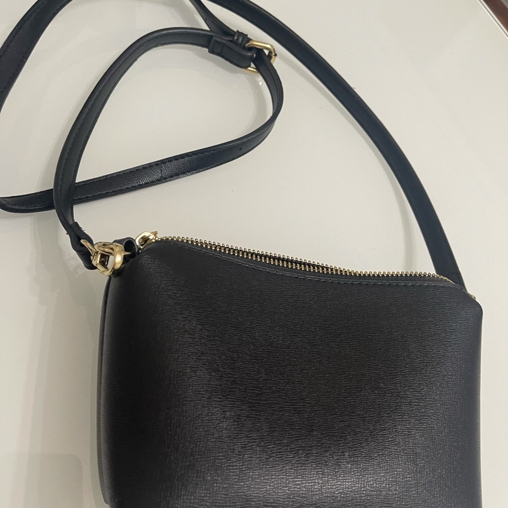 Bag set. Multi use crossbody handbag makeup bag clutch. - Picture 12 of 13